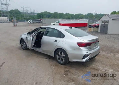 2019 Kia Forte Lxs z USA, uszkodzony, nr VIN 3KPF24AD5KE061156